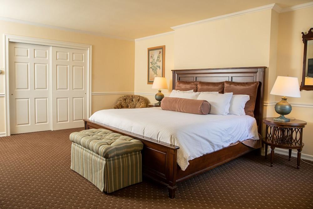 Plumsteadville Inn photo 2