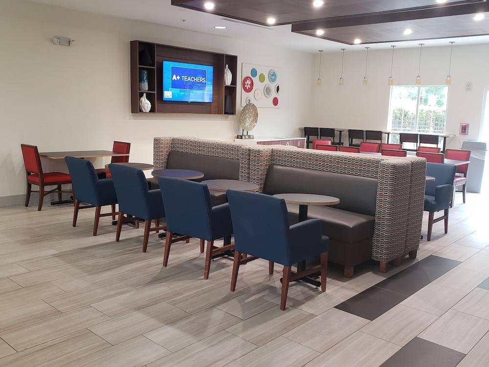 Holiday Inn Express Tampa N I-75 - University Area by IHG photo 42
