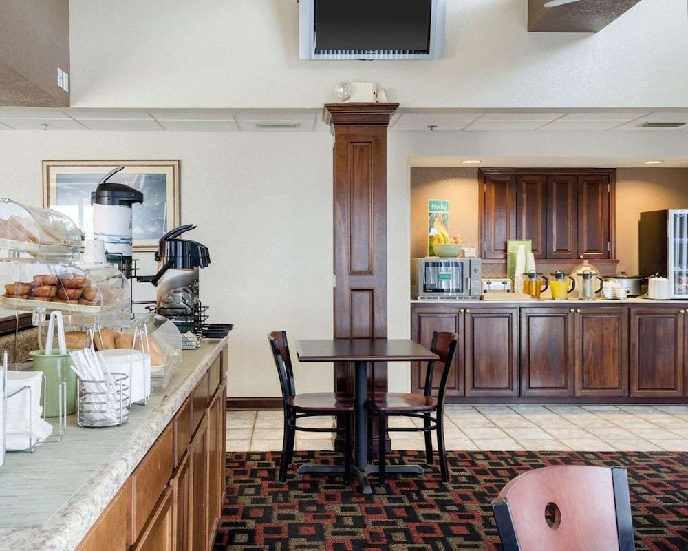 Quality Inn Magee photo 24