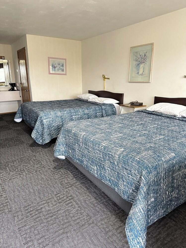 The Davenport Motel photo 23