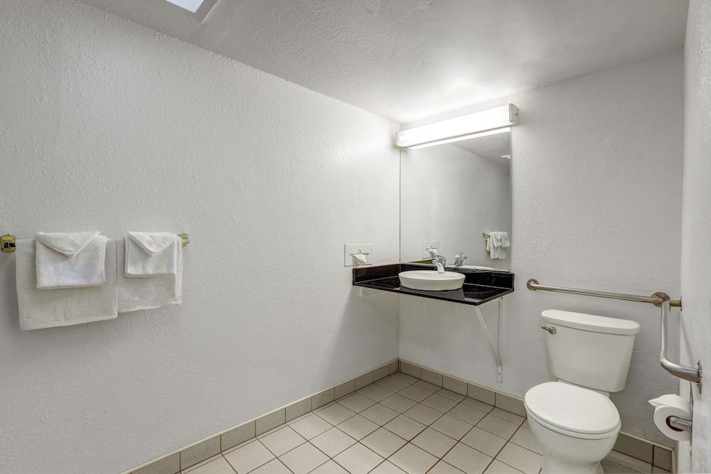 Motel 6 Napa, CA photo 9