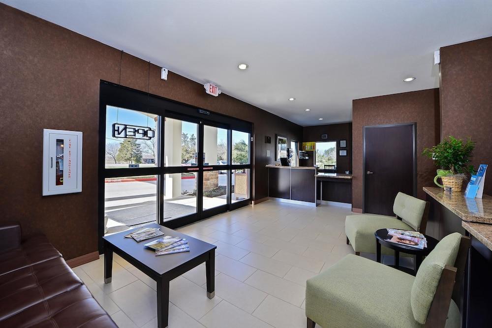 Americas Best Value Inn & Suites Cuero photo 3