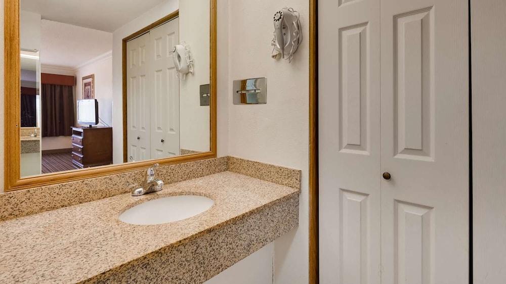 SureStay by Best Western Miles City photo 32