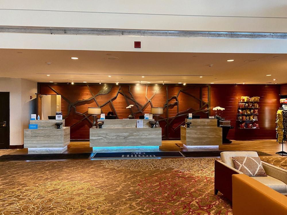 Hilton East Brunswick Hotel & Executive Meeting Center photo 4