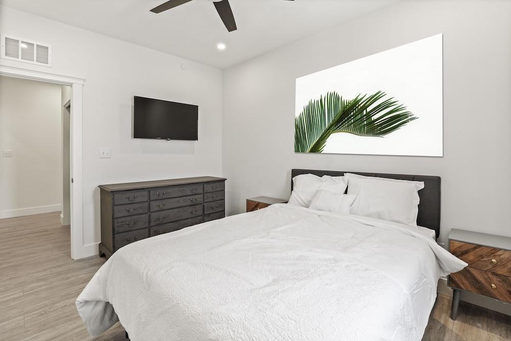 Seaport Oasis photo 34