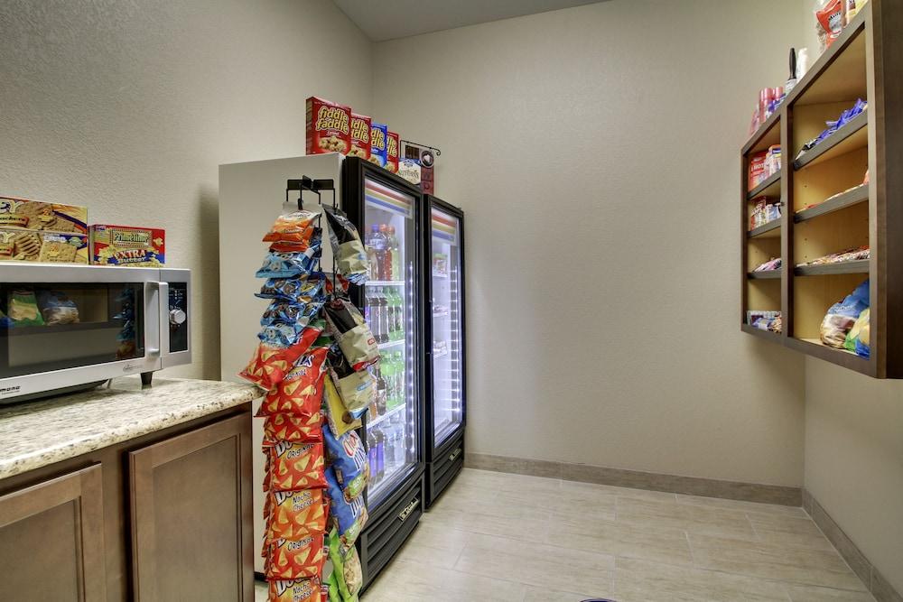 Cobblestone Inn & Suites – Fort Dodge photo 46