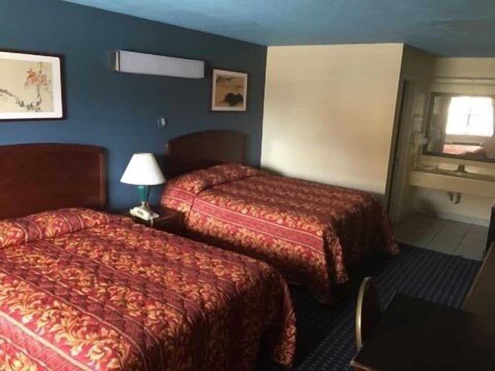 Guest Inn & Suites photo 9