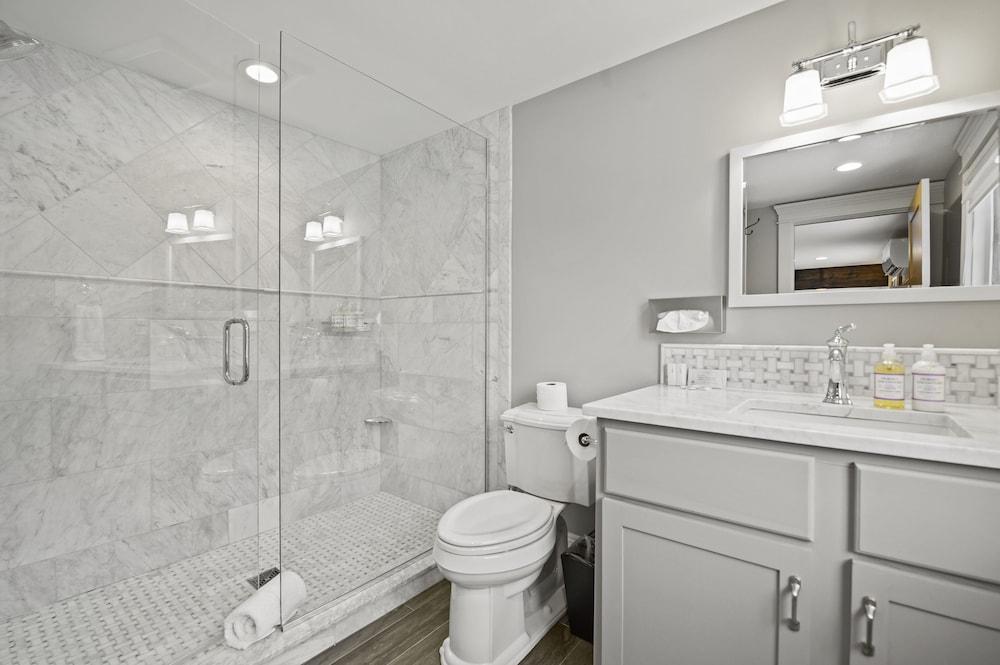 Brook Bound Inn photo 87