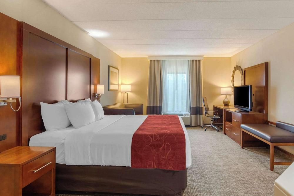 Comfort Suites South Park photo 18