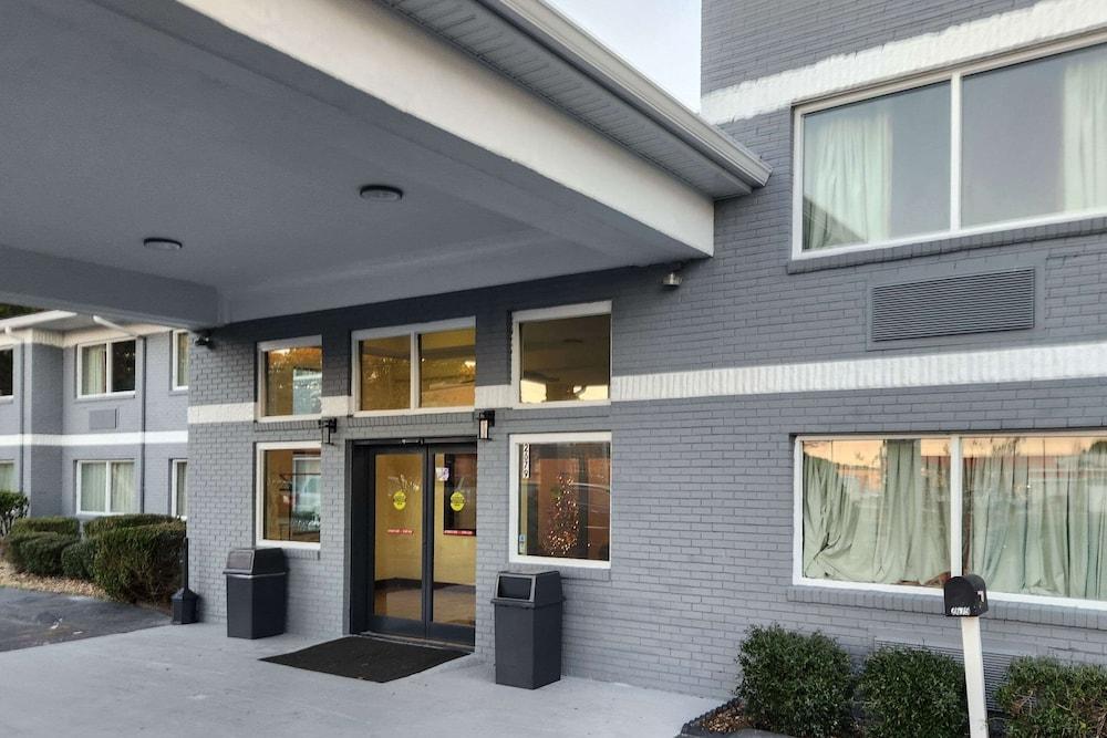 Econo Lodge Inn & Suites Warsaw photo 14