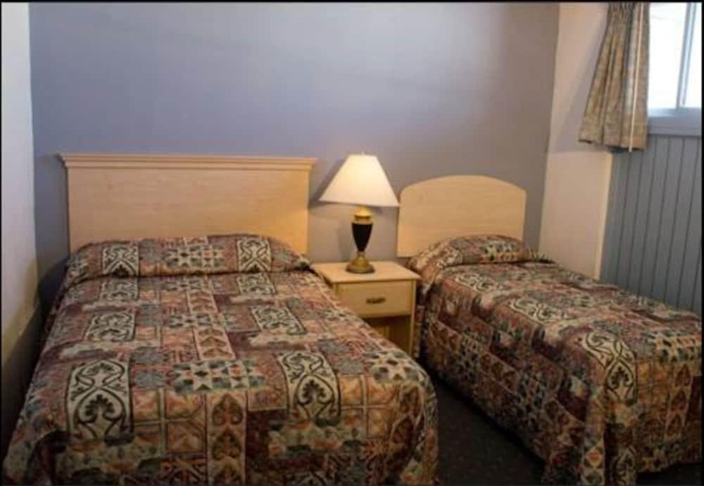 Acropolis Oceanfront Resort photo 18