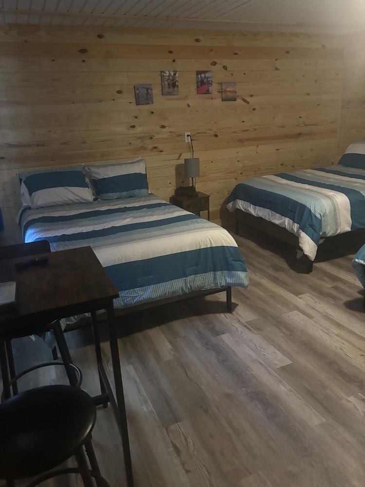 Good Times Motel and Marina photo 20