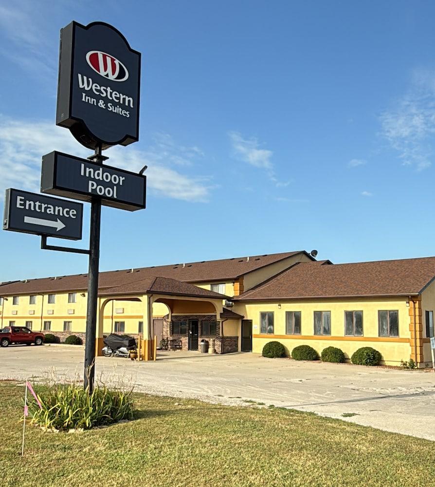Western Inn & Suites photo 4