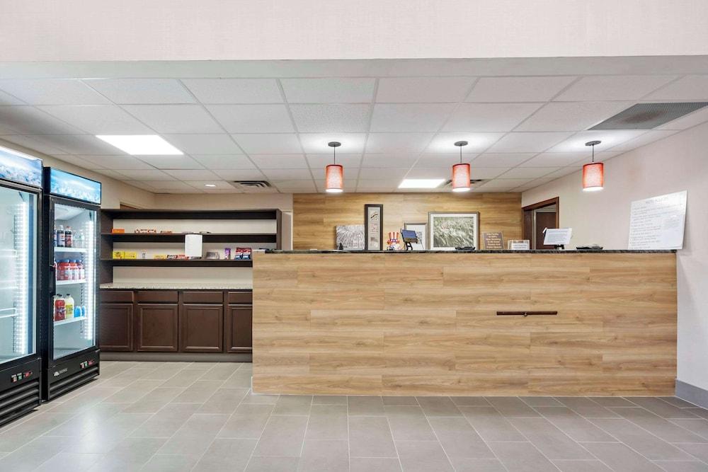 Country Inn & Suites by Radisson, Pickerington, OH photo 2