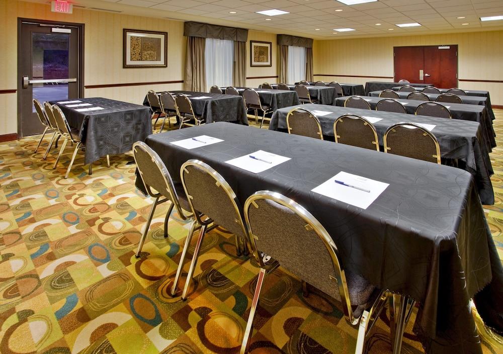 Holiday Inn Express & Suites Guthrie North Edmond by IHG photo 40