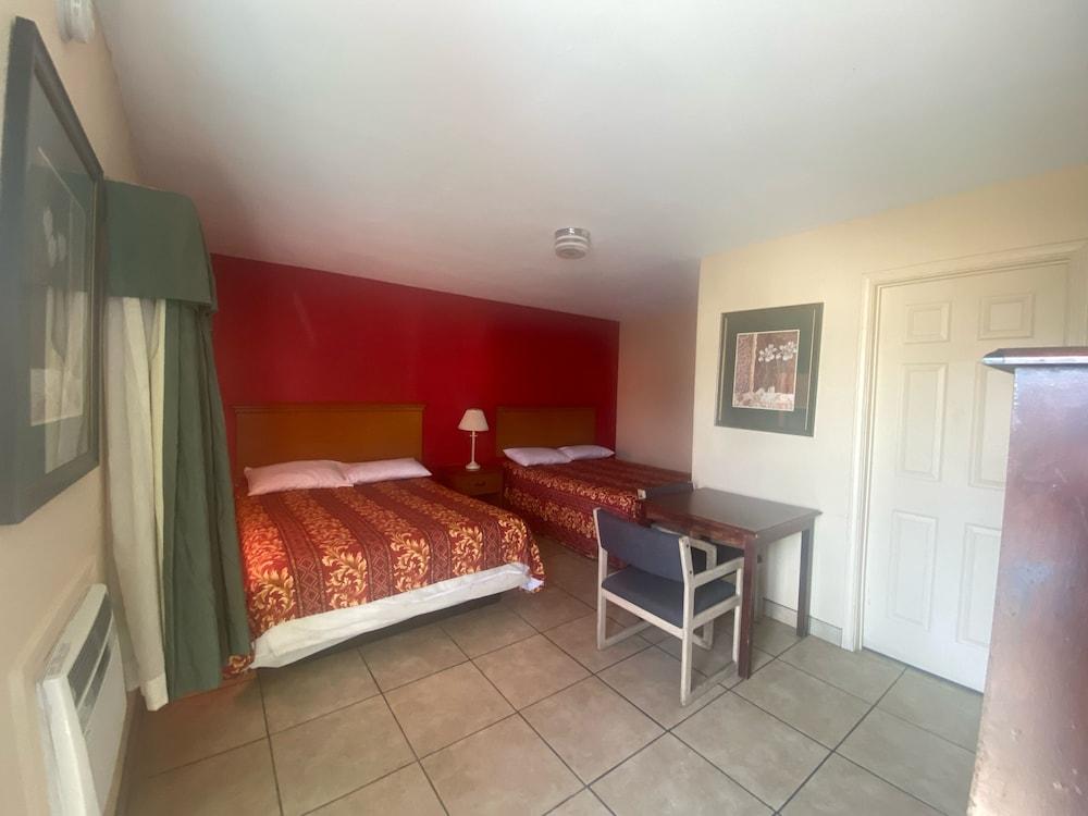 Sunset Motel photo 5