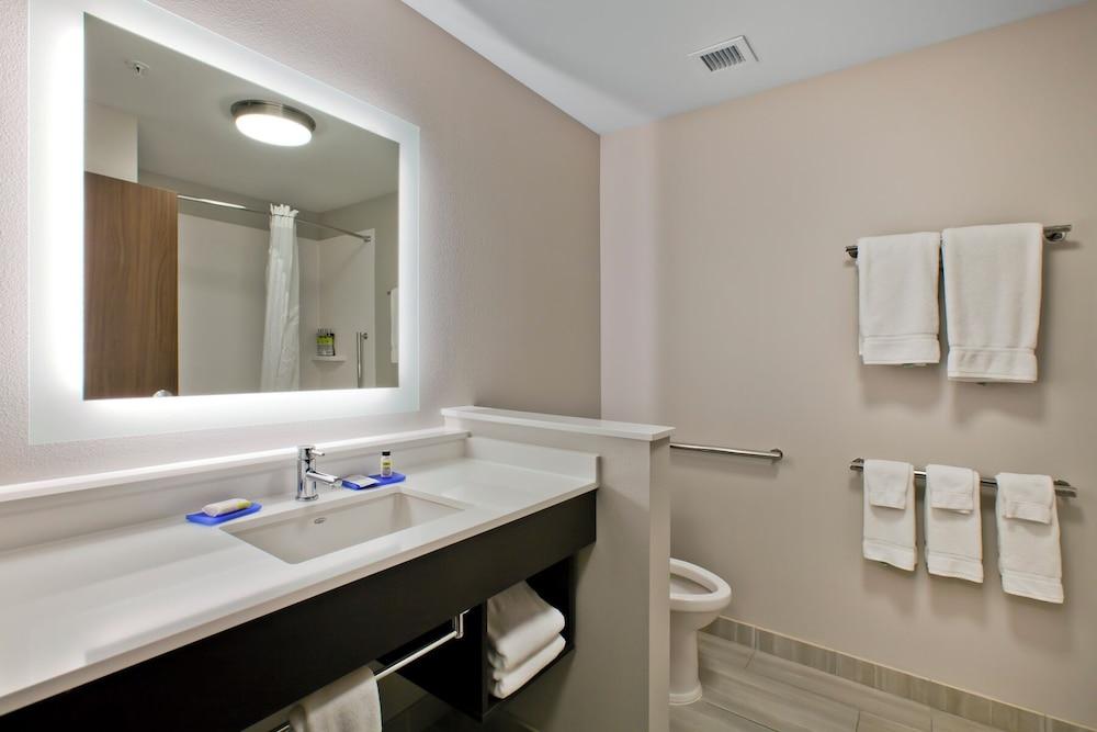 Holiday Inn Express & Suites Green River by IHG photo 81