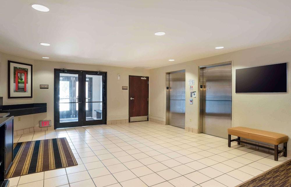 Extended Stay America Suites New Orleans Metairie photo 2