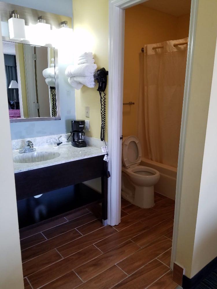 Budget Host Inn photo 7