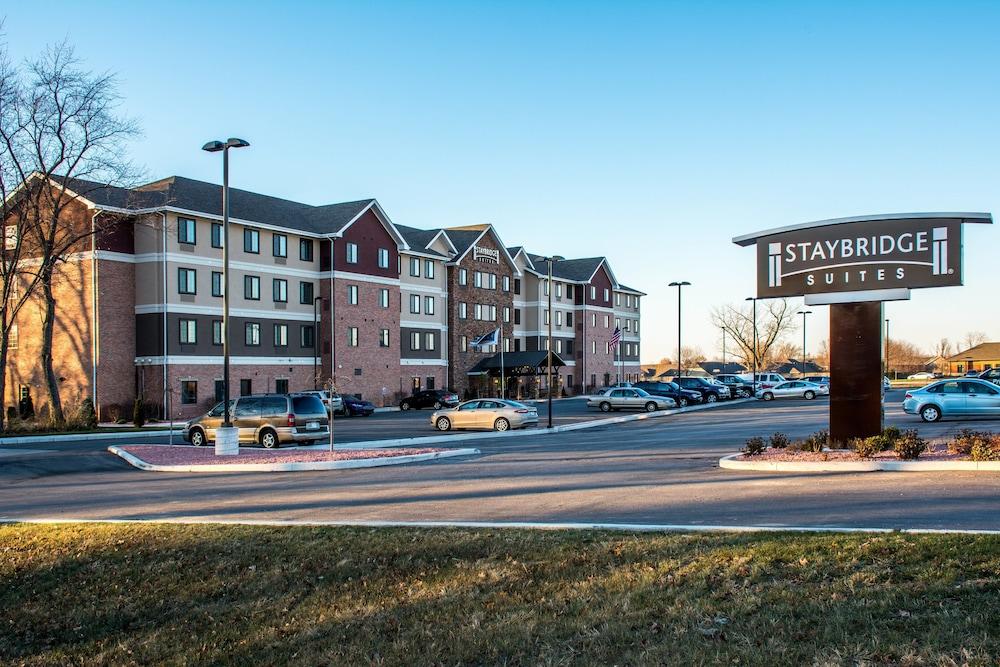 Staybridge Suites Schererville by IHG — hotel in Schererville