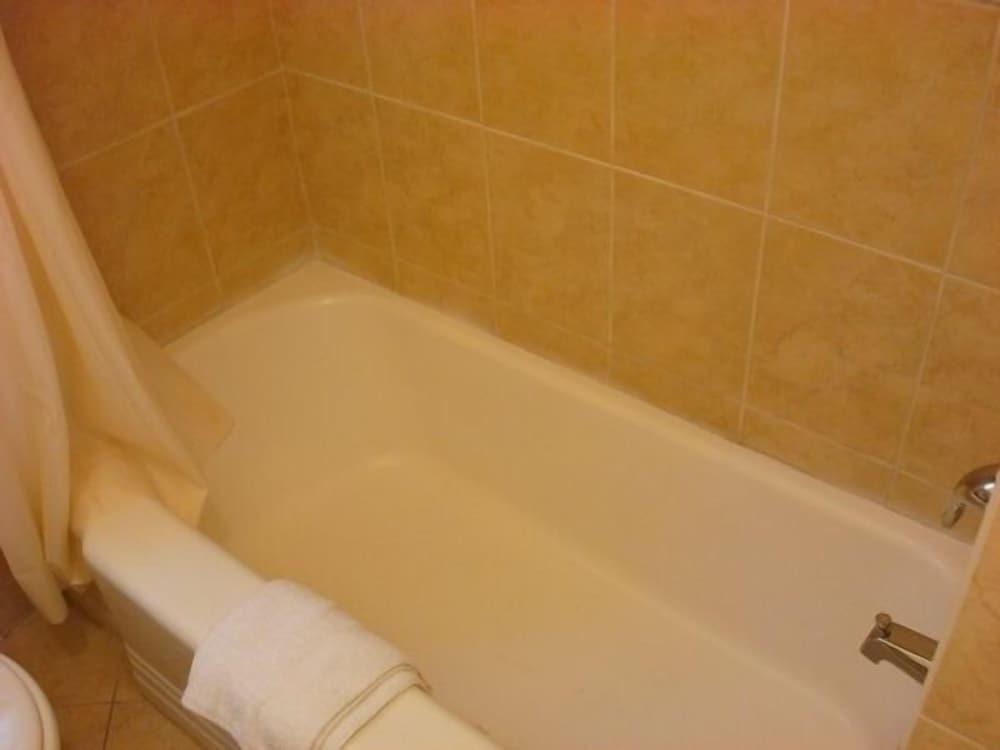 Four Winds Motel photo 29