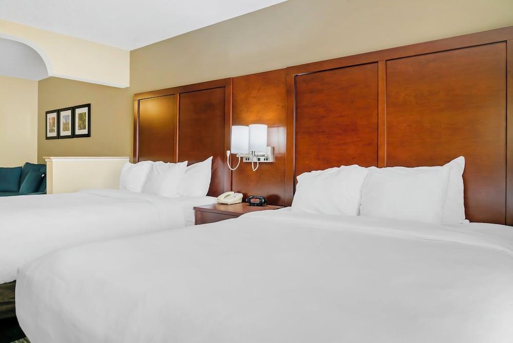 Comfort Suites Findlay I-75 near Sports Complex photo 19