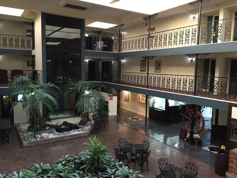 Royal Suites photo 3