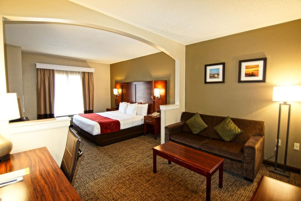 Comfort Suites Near University photo 10