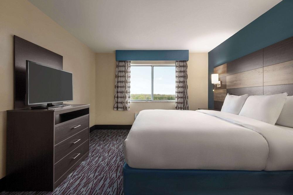 AmericInn by Wyndham Dodgeville photo 15