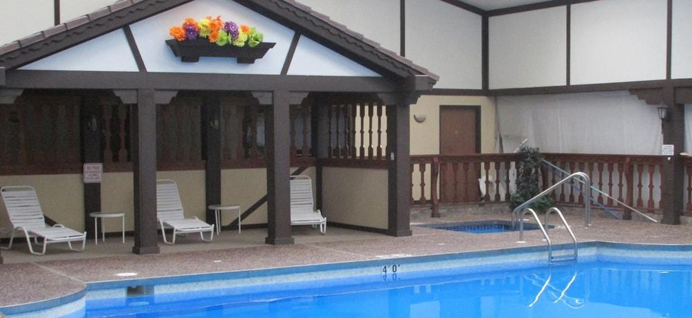 Shawano Four Seasons Hotel photo 10