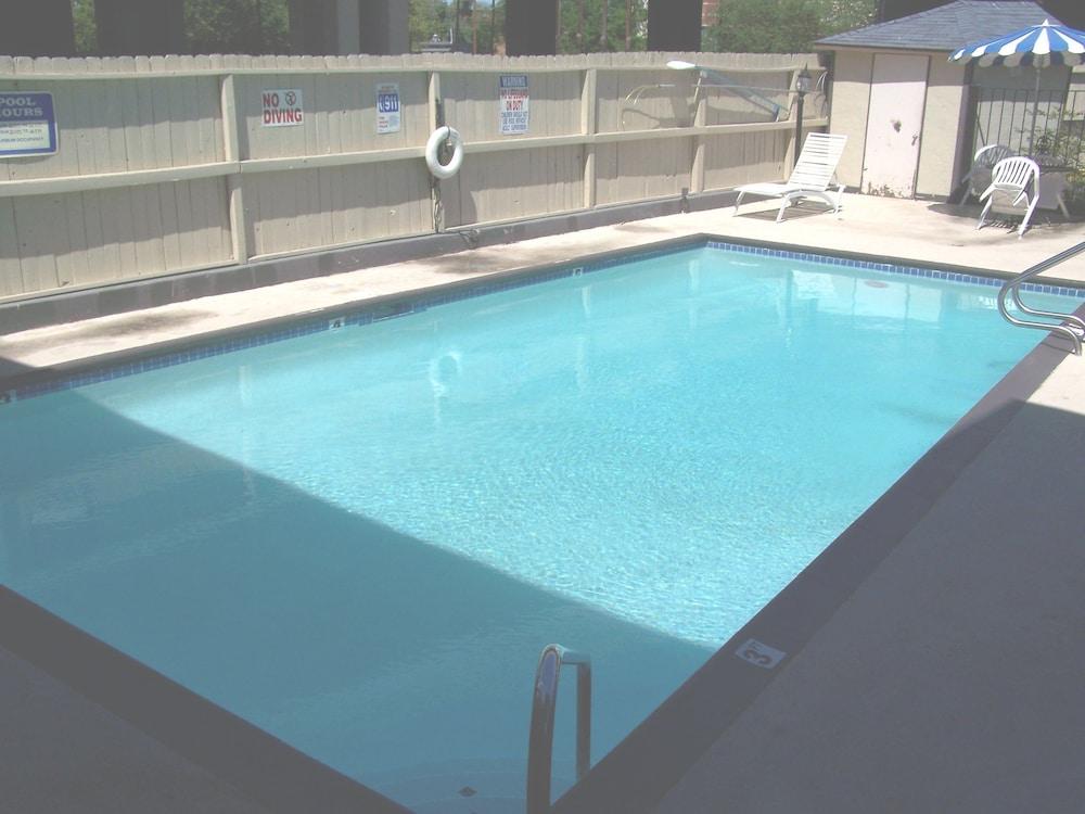 Super 8 by Wyndham San Antonio Pearl District / Downtown photo 29