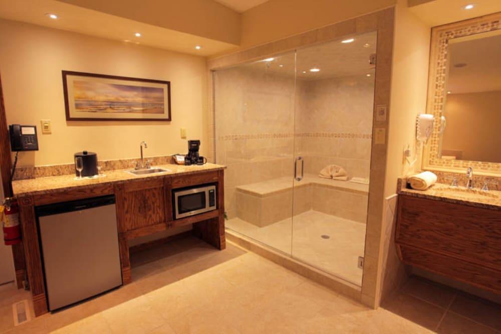 Sybaris Pool Suites Indianapolis photo 17