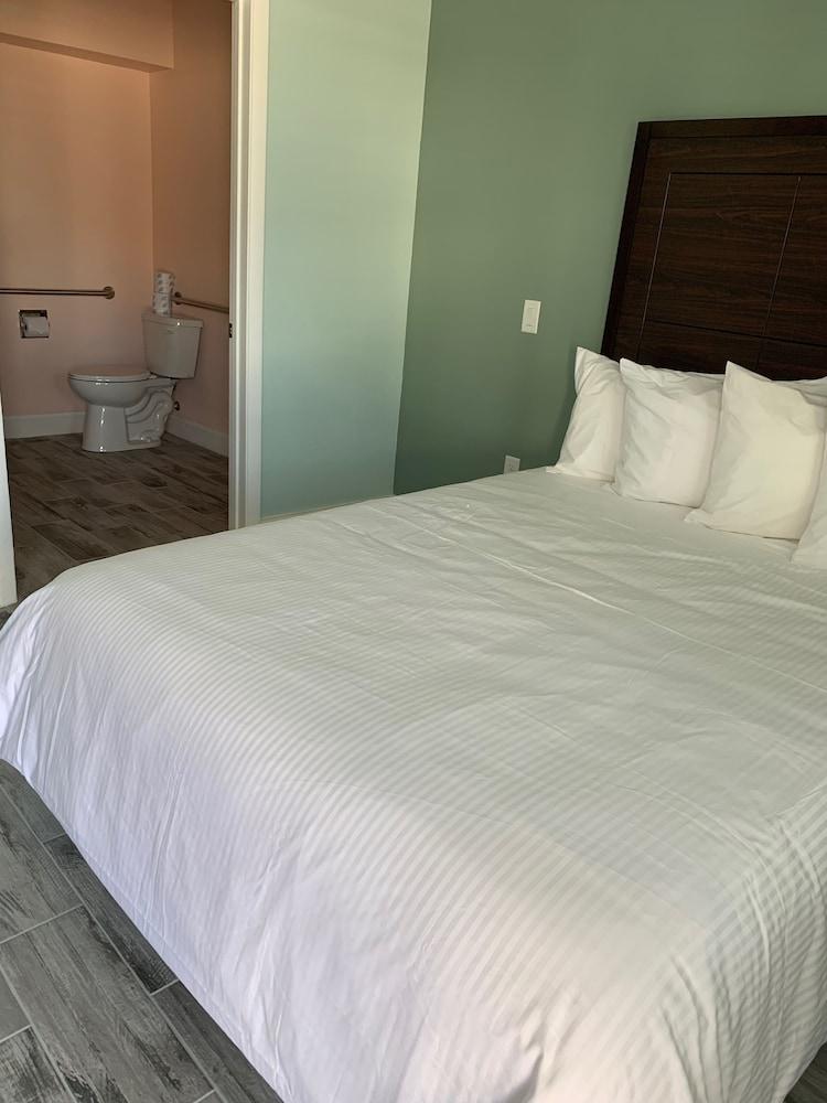 Atlantic Shores Motel photo 2