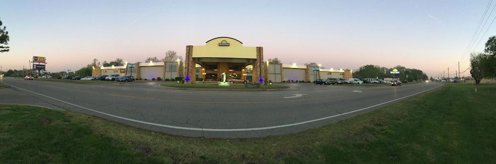 Days Inn by Wyndham Southern Hills/ORU photo 81