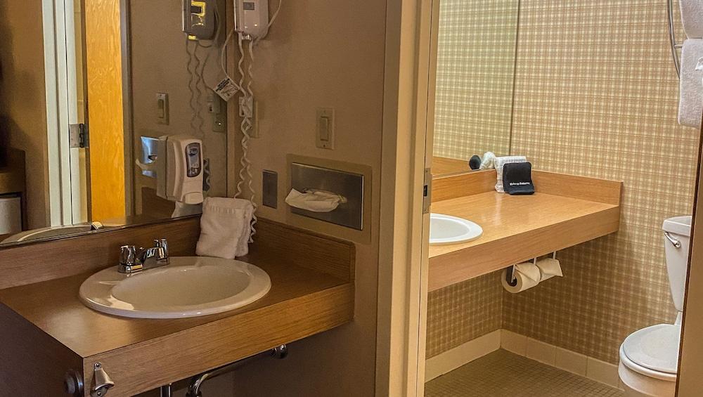 Iveys Motor Lodge Houlton photo 48
