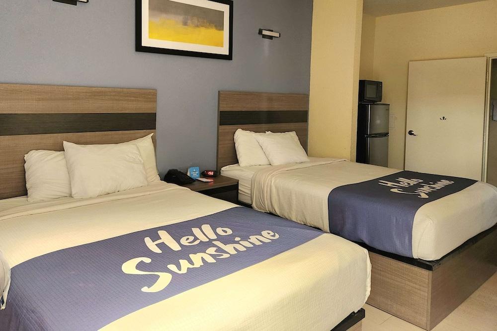 Days Inn by Wyndham Freeport photo 6