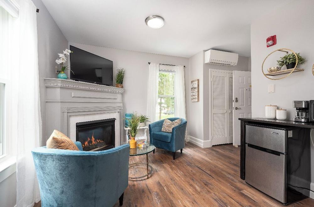 TuckAway Suites at East Branch photo 19