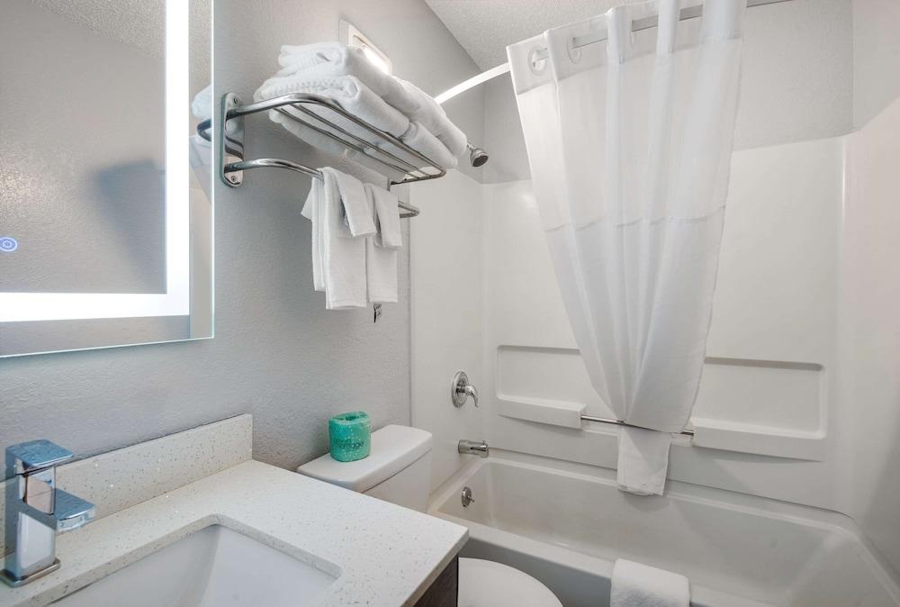 Quality Inn Oneida near Casino photo 21