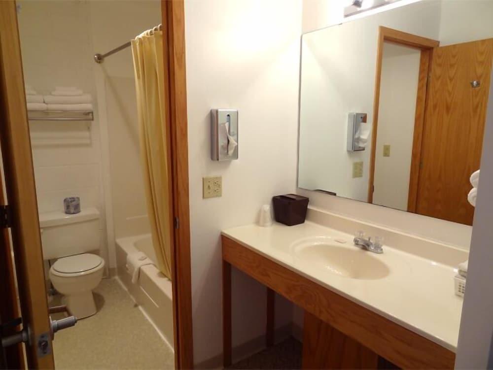 Cresco Motel photo 22