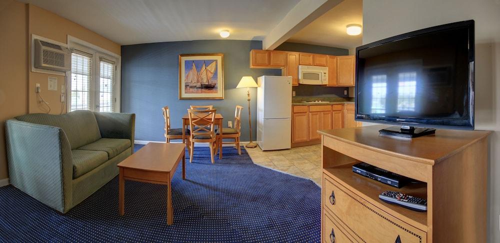 Ambassador Inn photo 13