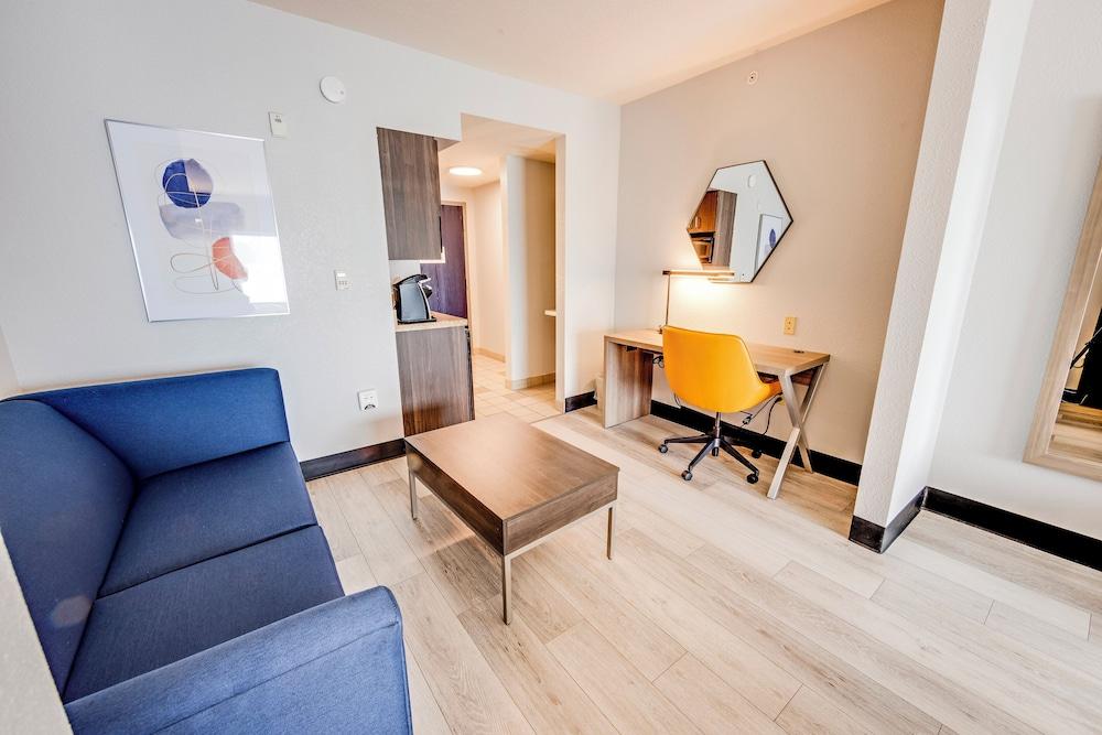 Holiday Inn Express Hotel & Suites Columbus Univ Area - Osu by IHG photo 52