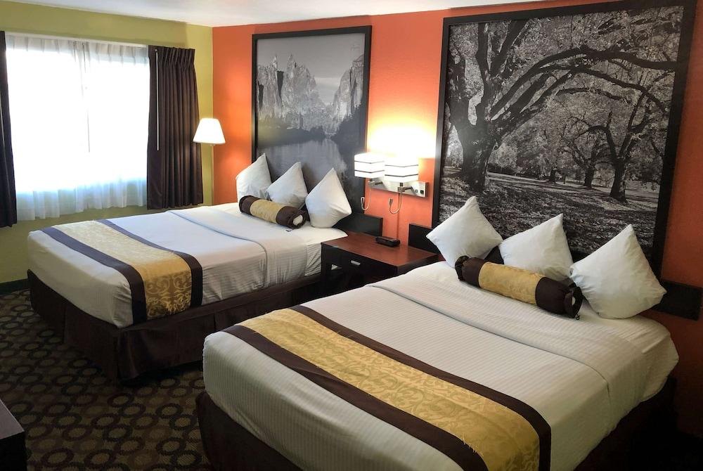 Super 8 by Wyndham Ontario photo 24