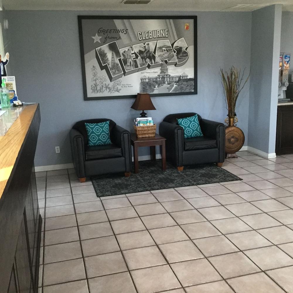 Super 8 by Wyndham Cleburne photo 3