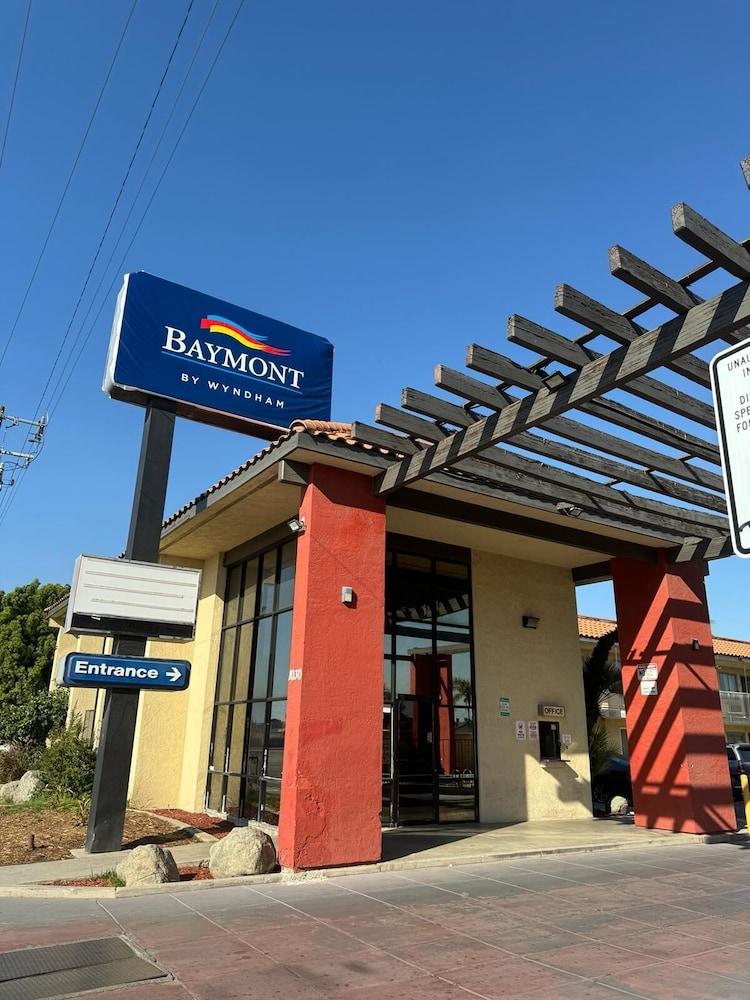 Baymont by Wyndham Bakersfield photo 12