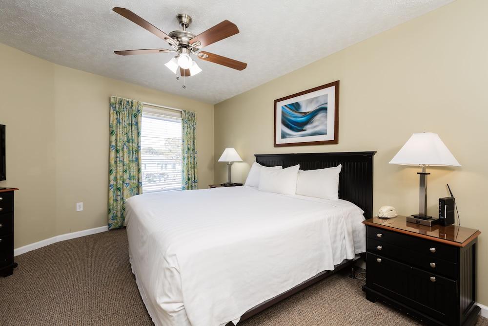 Country Club Villas photo 10