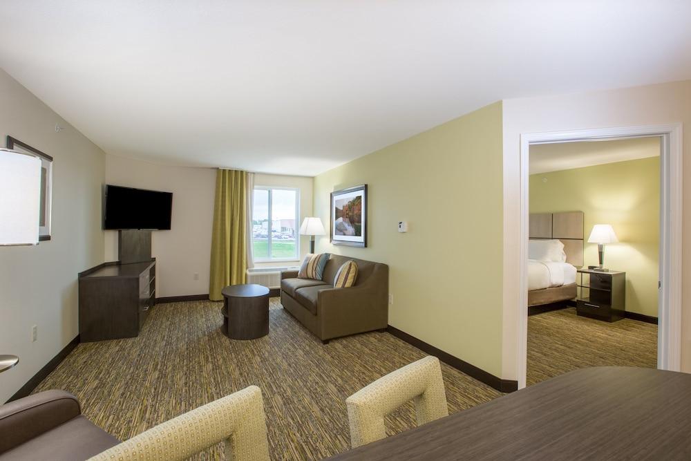 Candlewood Suites Bellevue by IHG photo 6