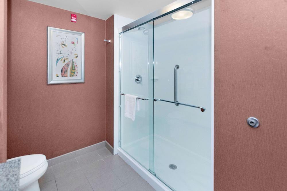 Hampton Inn Butler photo 20