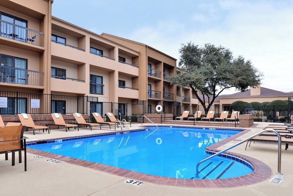 Courtyard by Marriott Dallas Northwest photo 1