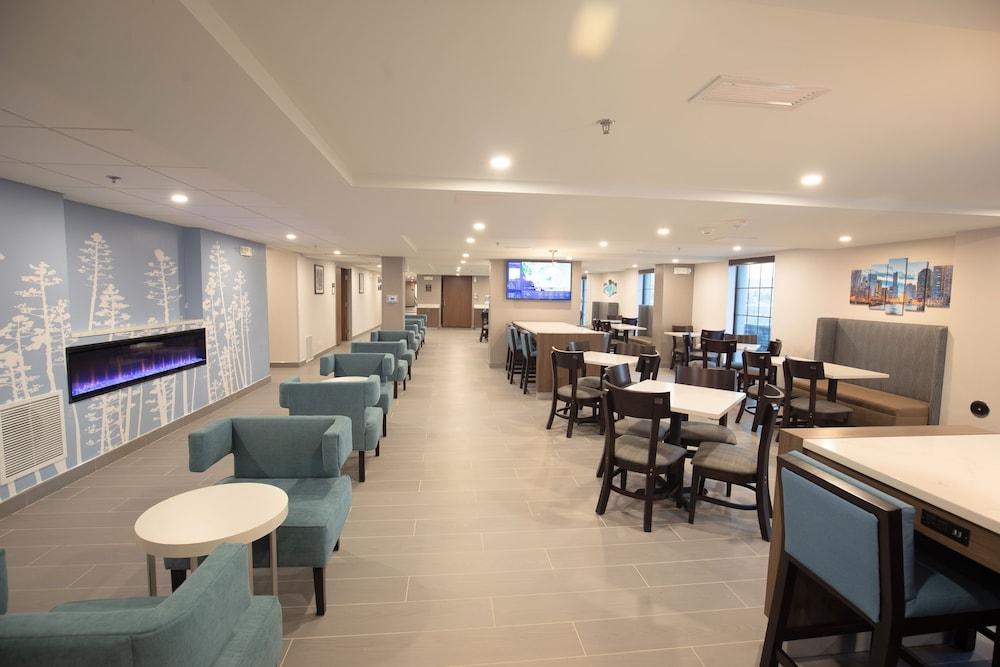 MainStay Suites Oak Brook Terrace-Chicago photo 6
