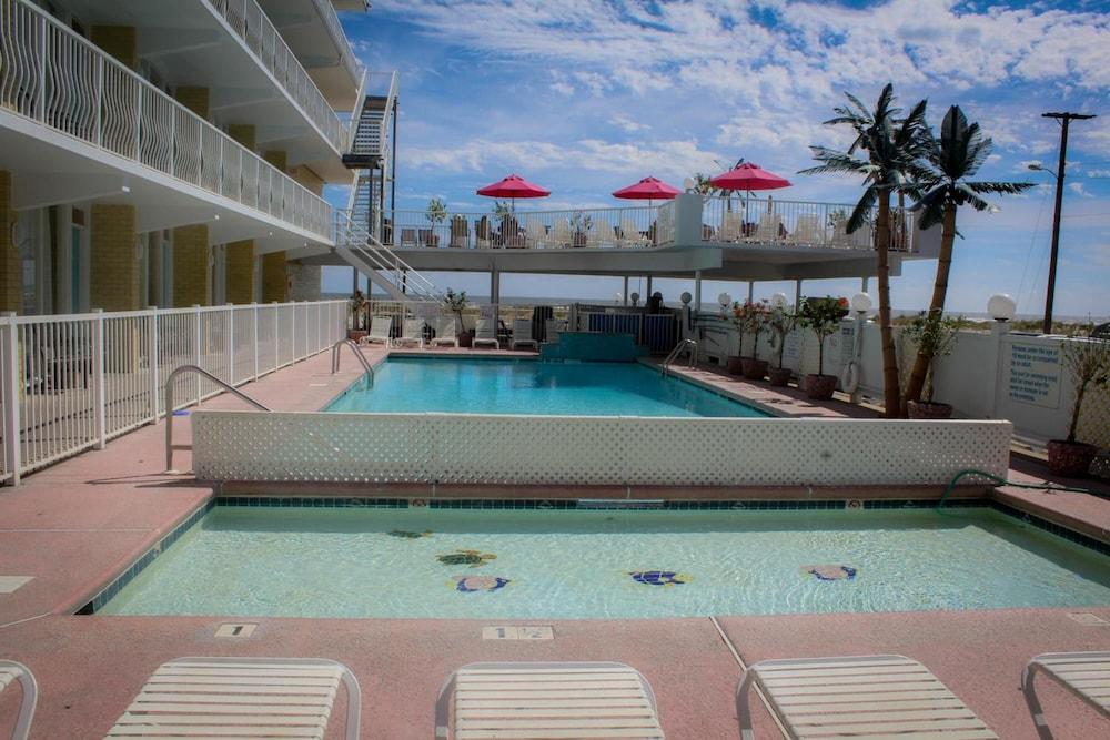 Paradise Oceanfront Resort photo 14